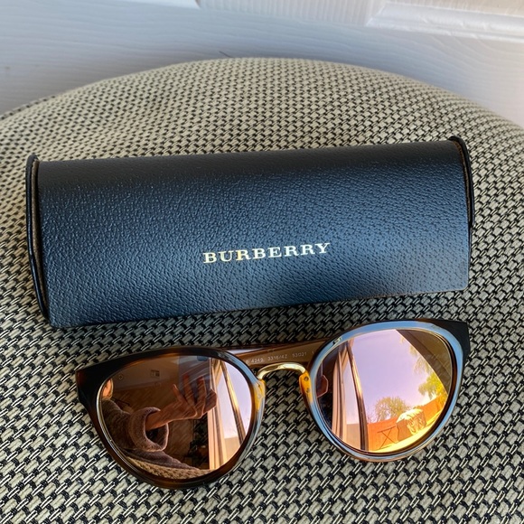 Polarized Burberry Sunglasses - Picture 1 of 6